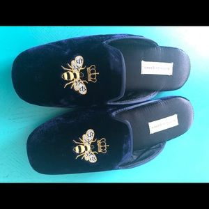Indoor velvet plush navy blue slippers size 6